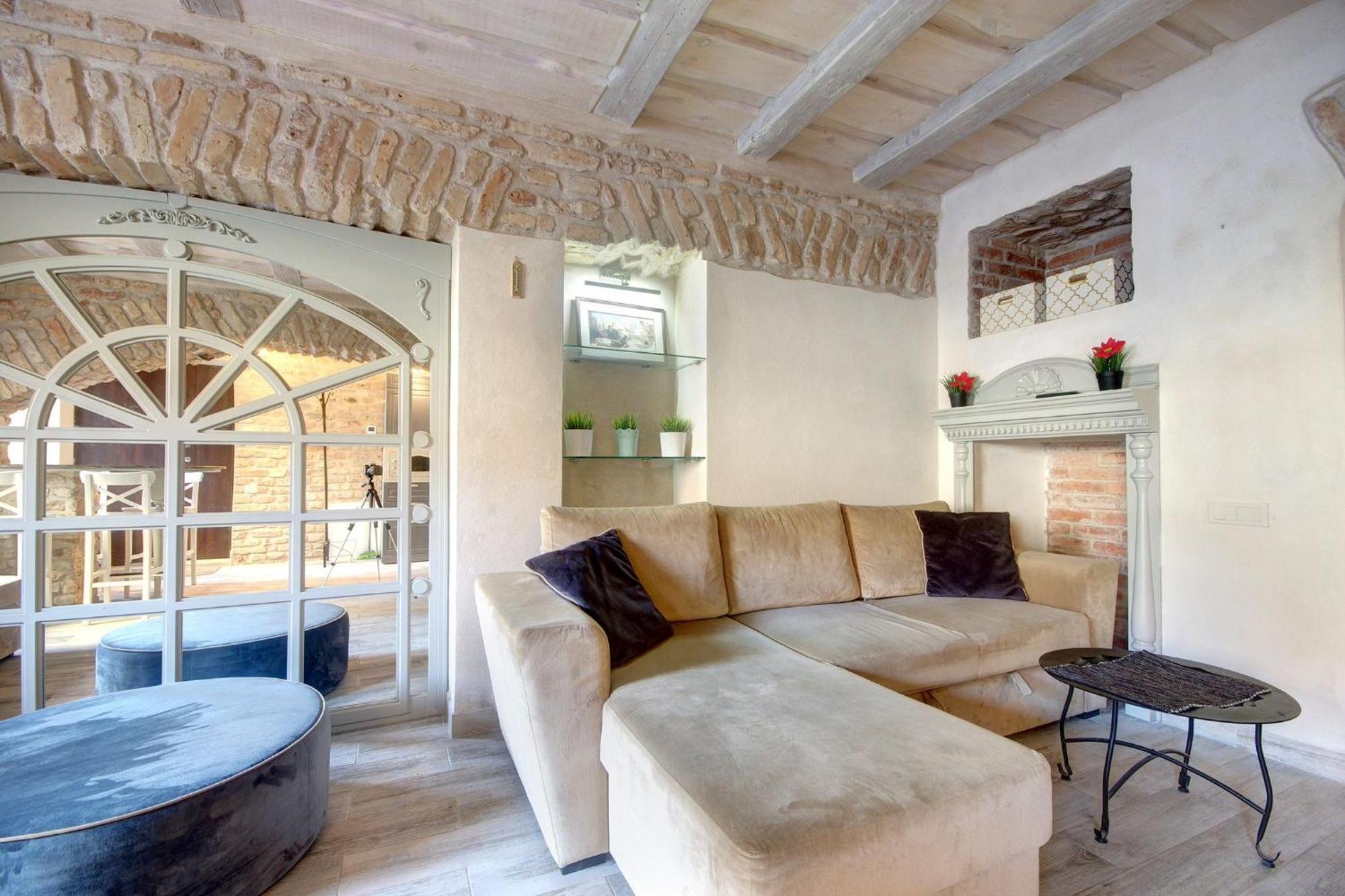 Historical Apartments X Free Parking Self Check In 24X7 By H&H VNO Dış mekan fotoğraf